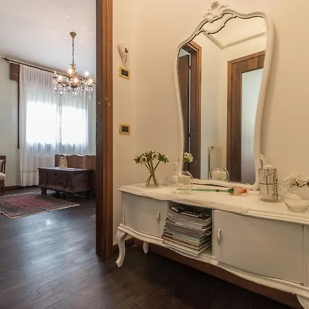 Casa Bibi Cartiera Reali